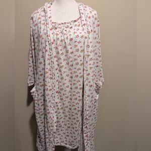 Carole Hochman White and Pink Floral Robe And Night Gown Set